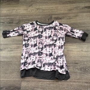 Simply Vera Vera Wang Pink and Gray Tie-Dye Long Sleeve Layered Hem Top